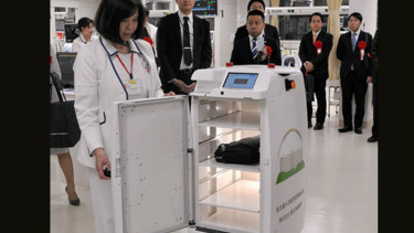 Robot suster di Nayoga University Hospital
