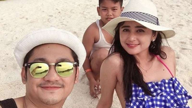 Liburan Dewi Pressik di Maldives