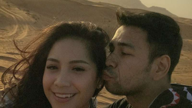Raffi Ahmad dan Nagita Slavina berlibur di Dubai