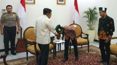 Ketua Umum PB HMI bertemu dengan Wapres Jusuf Kalla.