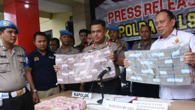 Kapolda Kalsel Brigjen Rachmat Mulyana merilis kasus perampokan