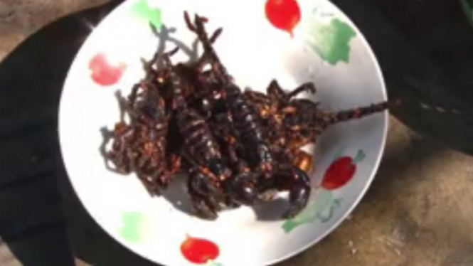 Kalajengking goreng di restoran Bug's Cafe 