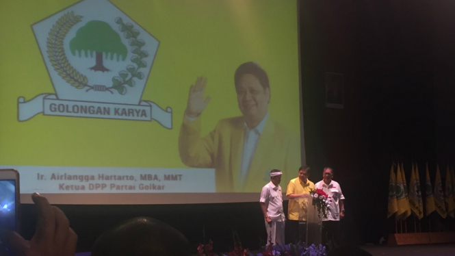 Ketua Umum Airlangga saat deklarasi Deddy Mizwar-Dedi Mulyadi.
