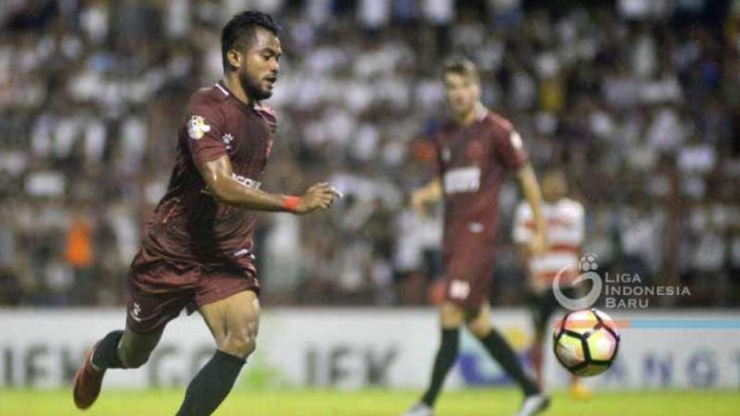 Aksi winger PSM Makassar, Zulham Malik Zamrun 