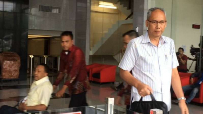 Dokter RS Permata Hijau, Bimanesh Sutarjo diperiksa KPK.