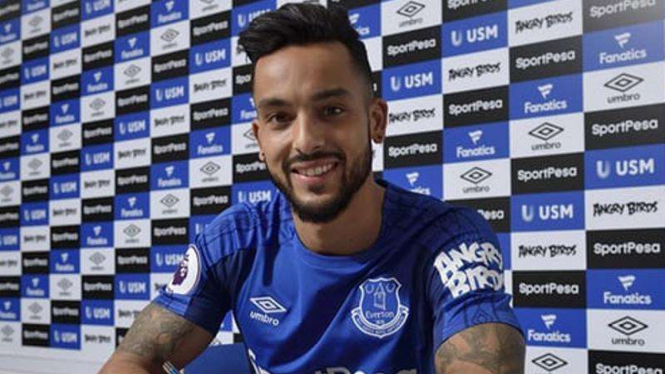 Theo Walcott resmi gabung Everton