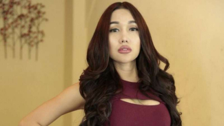 Aksi 'Panas' Produser Film Gandhi Fernando dan Lucinta Luna
