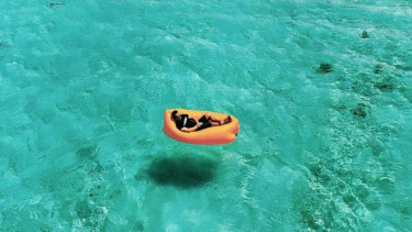 Pulau Merpati, weekend getaway untuk wisatawan Ambon. Foto oleh @rifqirlt (instagram).