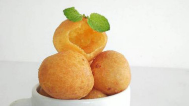 Bola-bola ubi kopong.