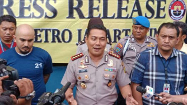 Polisi merilis kasus pengendara mobil seret petugas, di Jakarta Timur