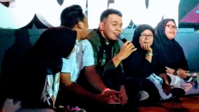 Tulus di Konser Perdana 2018