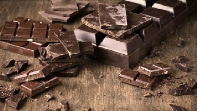 Cokelat batangan.