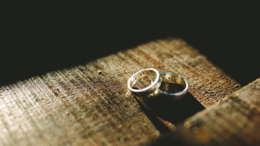 Ilustrasi cincin pernikahan.