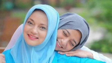 Chikita Fawzi bersama sang ibunda tercinta, Marissa Haque