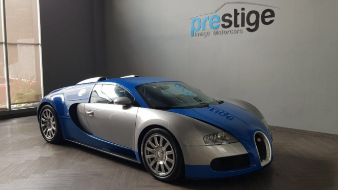 Bugatti Veyron 16.4 diboyong ke Indonesia.
