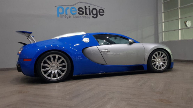 Bugatti Veyron 16.4 diboyong ke Indonesia.