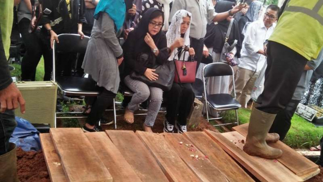 Pemakaman Yockie Suryo Prayogo di TPU Karet Bivak, Senin, 5 Februari 2018.
