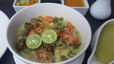 Soto Betawi kuah susu.