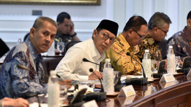 Menteri Agama, Lukman Hakim Saifuddin (kedua kiri)