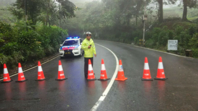 Polisi tutup sementara jalur Puncak 