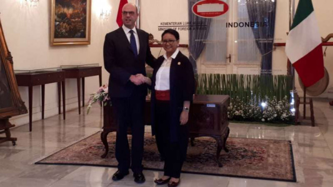 Menlu RI Retno Marsudi dan Menlu Italia Angelino Alfano