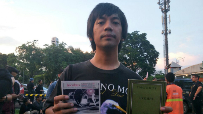 Rian DMASIV di konser Incubus