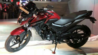 Honda XBlade 160CX.
