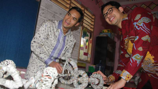 Presiden Direktur VIVA Media Group, Anindya Novyan Bakrie, mengunjungi Sekolah Dasar Negeri 20 Kurao Pagang, di Kota Padang, Sumatra Barat, pada Kamis, 8 Februari 2018.