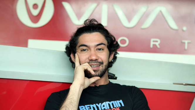 Pemain Film Benyamin Biang Kerok, Reza Rahadian.