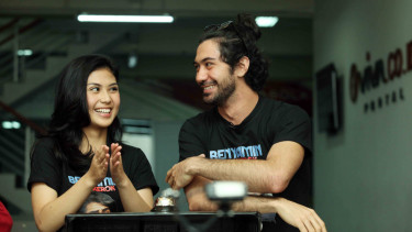 Pemain Film Benyamin Biang Kerok, Reza Rahadian dan Adelia Husein