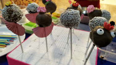 Cakepop imut kreasi chef cilik, Chiellyn Ashley.