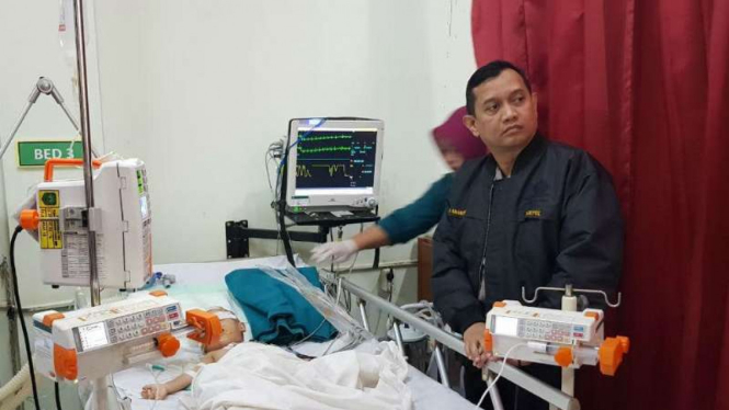 Balita Elmira masih dalam perawatan intensif. Ibunya meninggal dunia.