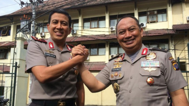 Kapolda DIY Brigjen Ahmad Dofiri (kanan)  bersama Brigjen Prasta Wahyu Hidayat.