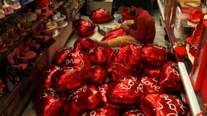 Pernak-pernik Hari Valentine