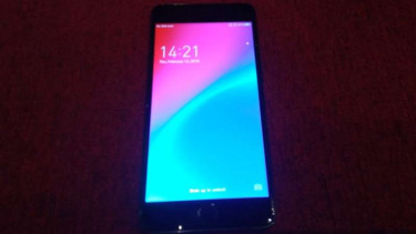 Smartphone Advan G2.