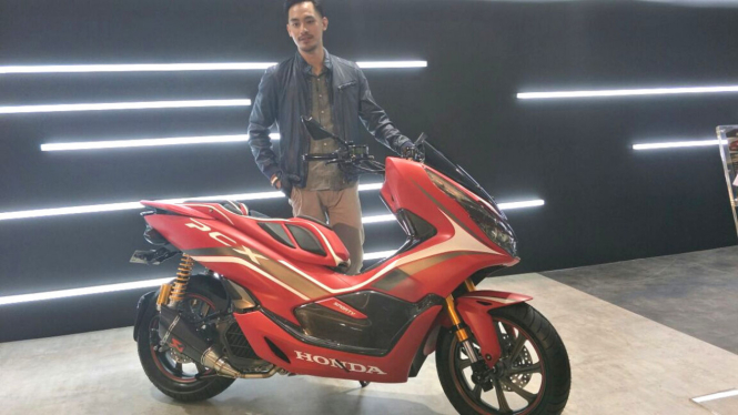 Honda PCX yang dituding memakai knalpot palsu.