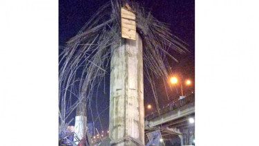 Tiang penyangga tol Becakayu roboh 