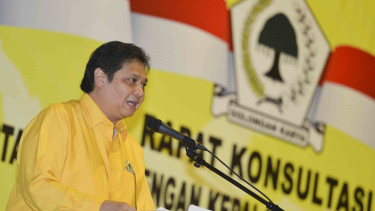 Ketua Umum Partai Golkar, Airlangga Hartarto memberikan pengarahan