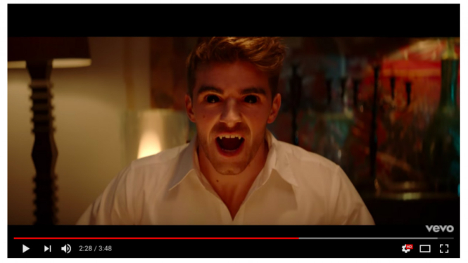Video klip You Owe Me milik The Chainsmokers