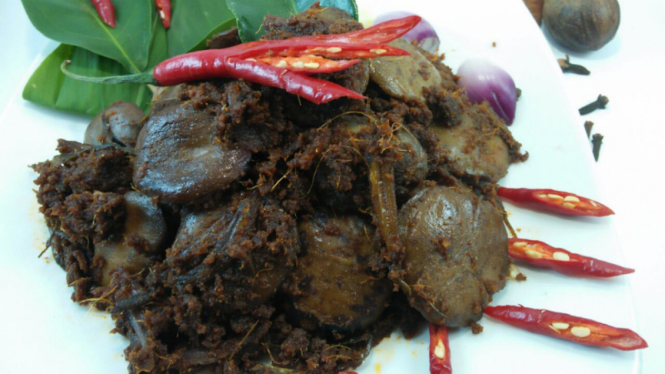 Rendang jengkol.