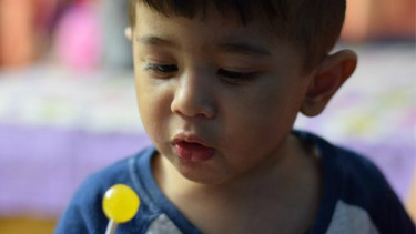 Permen bikin gigi anak gigis