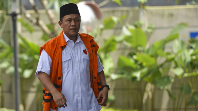 Tersangka Bupati Lampung Tengah, Mustafa bersiap menjalani pemeriksaan
