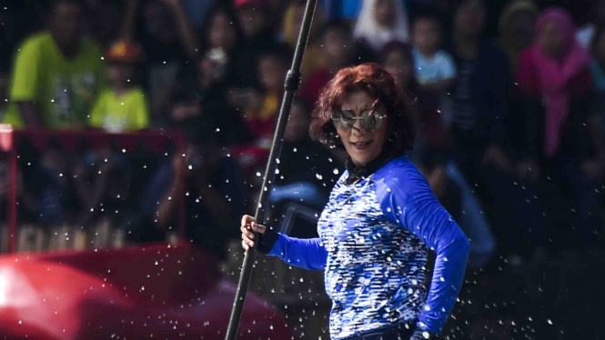 Aksi Menteri Susi Pudjiastuti di Festival Danau Sunter