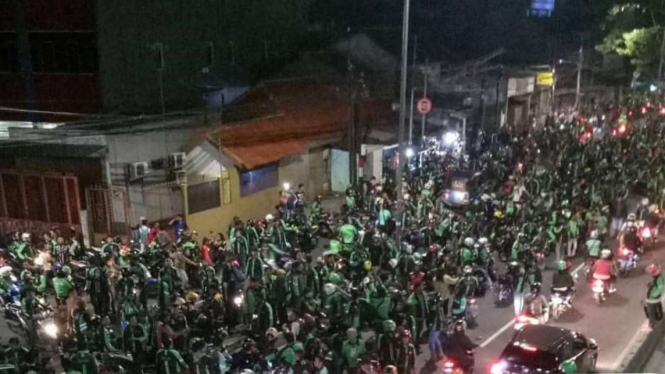 Suasana di Senen sebelum terjadi perusakan mobil Nissan X-Trail.