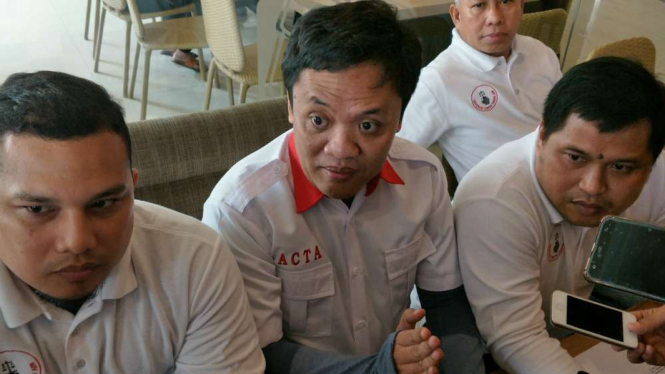 Aliansi Cinta Tanah Air (ACTA) melaporkan elit PSI ke Ombudsman.