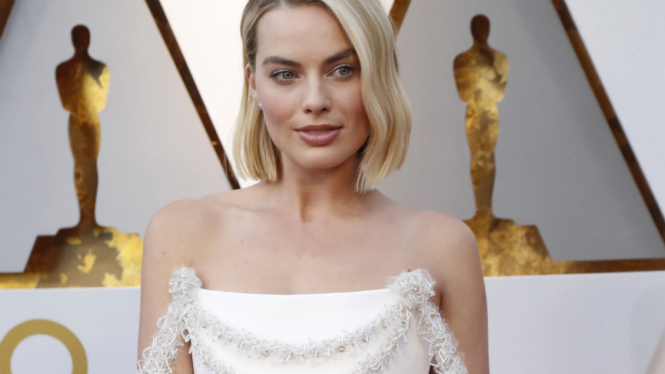 Margot Robbie di karpet merah Oscar 2018.