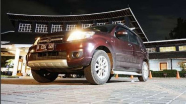 Lampu pada mobil.