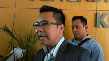 Kuasa hukum oknum perawat ZA, M Soleh, saat mengajukan gugatan praperadilan di Pengadilan Negeri Surabaya pada Selasa, 6 Maret 2018.