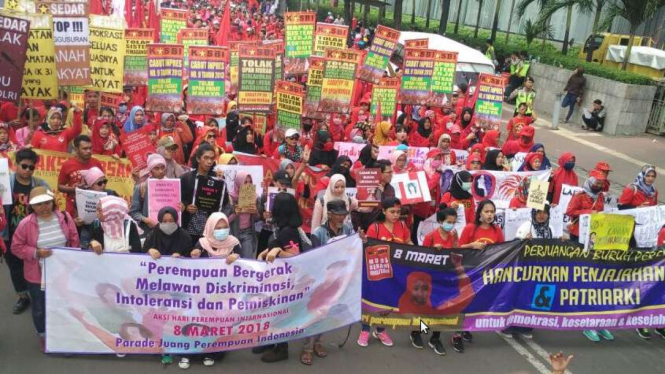 Suasana Women's March dalam rangka Hari Perempuan Internasional