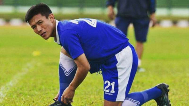 Pemain belakang Persib, Henhen Herdiana